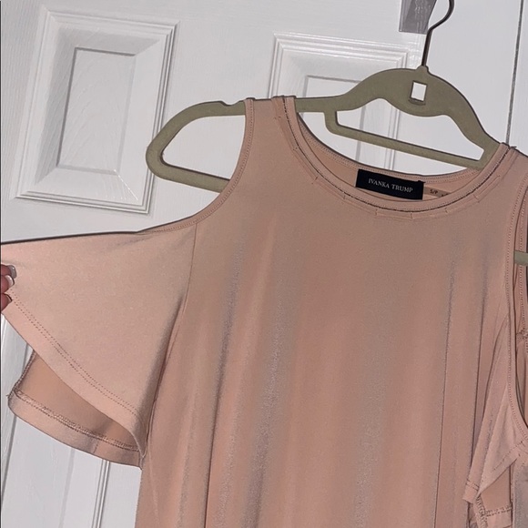 Pink top with cut out shoulders - Picture 2 of 7